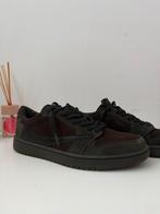Nike Air Jordan 1 Low x Travis Scott, Ophalen of Verzenden, Gedragen, Zwart, Sneakers of Gympen