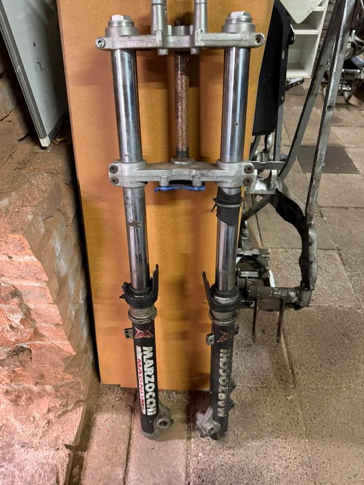 Derbi drd voorvork verschillende staten 15mm as, Fietsen en Brommers, Brommeronderdelen | Algemeen, Gebruikt, Ophalen of Verzenden