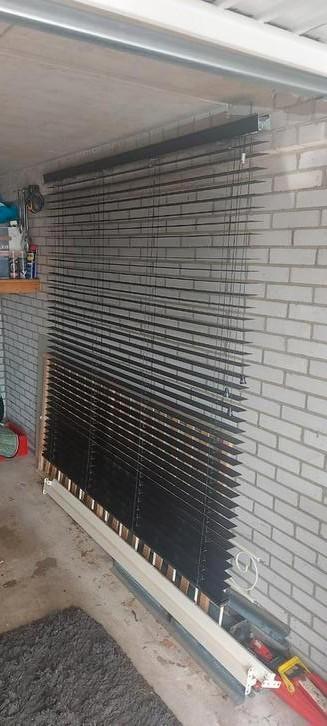 Te koop een echte Luxaflex 191 cm breed en uitval is 187 cm. beschikbaar voor biedingen