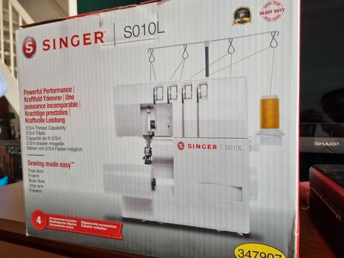 Singer S010L Overlockmachine, Hobby en Vrije tijd, Naaimachines en Toebehoren, Nieuw, Ophalen