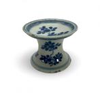 Een Kangxi Chinees porselein zoutvaatje, Ophalen of Verzenden