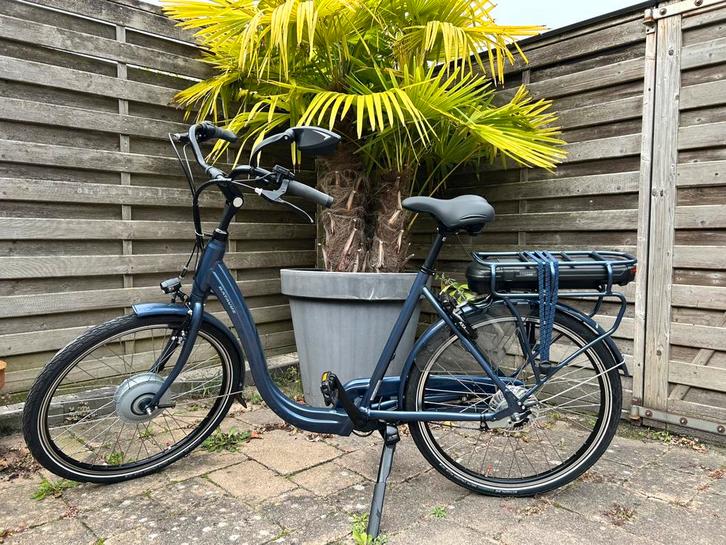 Batavus Entree E-Go-7, lage instap donkerblauw model 2024, Fietsen en Brommers, Elektrische fietsen, Zo goed als nieuw, Batavus