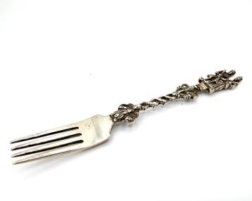Antieke zilveren vork met ornamementen. Zeer bijzonder! beschikbaar voor biedingen
