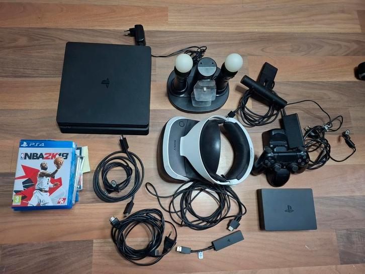 Playstation4 met VR bril incl. Controllers, Spelcomputers en Games, Spelcomputers | Sony PlayStation 4, Gebruikt, Original, Met 2 controllers
