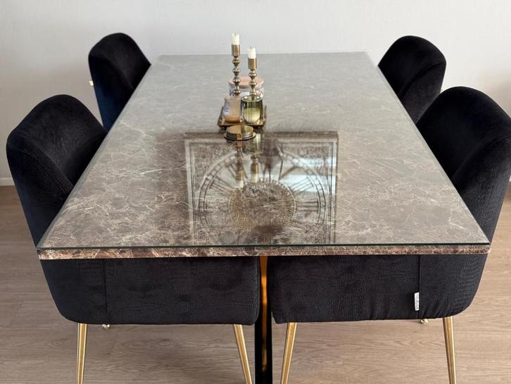 Richmond eettafel van de serie conrad, Huis en Inrichting, Complete eetkamers, Zo goed als nieuw, Ophalen of Verzenden