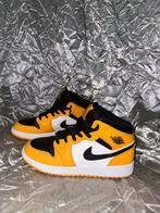 Nike Air Jordan 1 Mid Taxi, Zwart, Nike, Ophalen of Verzenden, Sneakers of Gympen