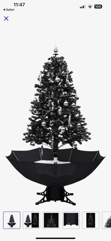 Sneeuwende kerstboom beschikbaar voor biedingen