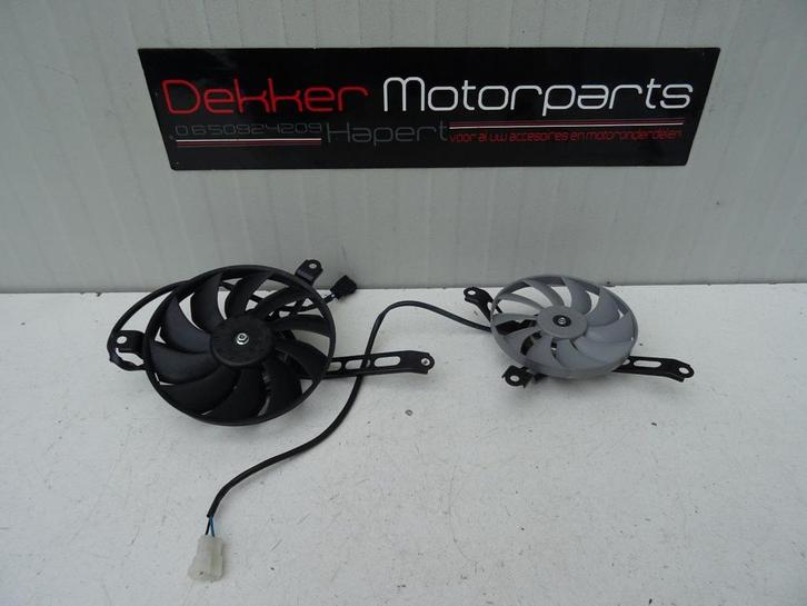 2x Koelvin Koelvinnen Yamaha YZF R1 2015-2016-2017-2018-2019, Motoren, Onderdelen | Yamaha, Ophalen of Verzenden