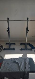 Squat station/ bench press met bar., Gebruikt, Ophalen