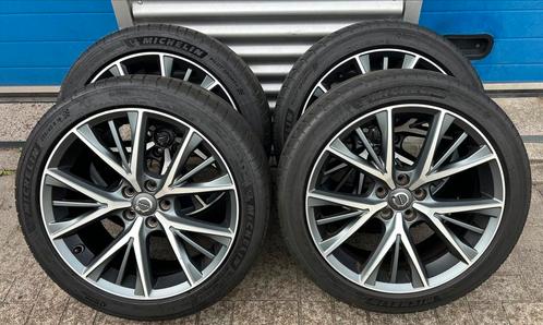 Nette 19 inch Volvo velgen 255-40-19 zomerbanden S90 en V90, Auto-onderdelen, Banden en Velgen, Banden en Velgen, Zomerbanden