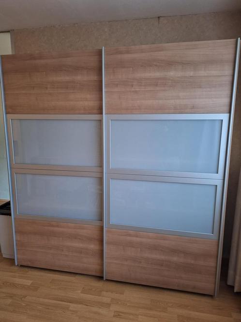 Moderne schuifdeur kledingkast, Huis en Inrichting, Kasten | Kledingkasten, Zo goed als nieuw, 200 cm of meer, 50 tot 75 cm, Ophalen
