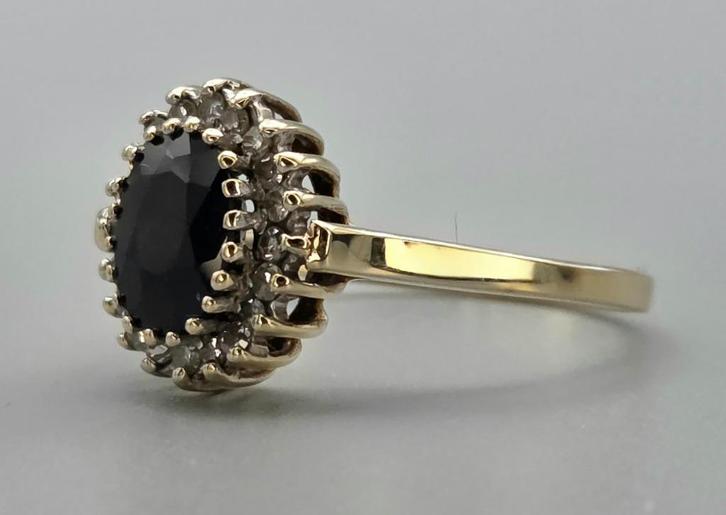 Vintage gouden ring edelsteen saffier en diamant. 2025/672., Sieraden, Tassen en Uiterlijk, Ringen, Zo goed als nieuw, Dame, Kleiner dan 17