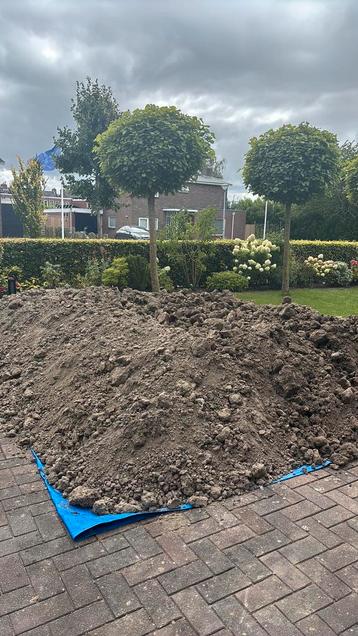 Grond (mix van klei, grond en zand) beschikbaar voor biedingen