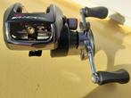 LINKSHANDIGE DAM Quick A-Head 200LH Bait-Cast ZOUTWATER reel, Ophalen of Verzenden, Nieuw, Molen