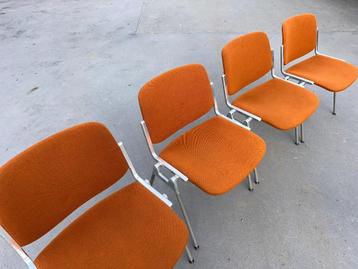Castelli DSC 106 stoelen – Giancarlo Piretti (ontwerp 1965) beschikbaar voor biedingen