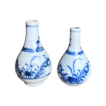 Chinees porselein | Kangxi miniatuur vaasjes 2 st. 18e eeuw