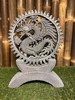 Drakenwiel op voet / Draak