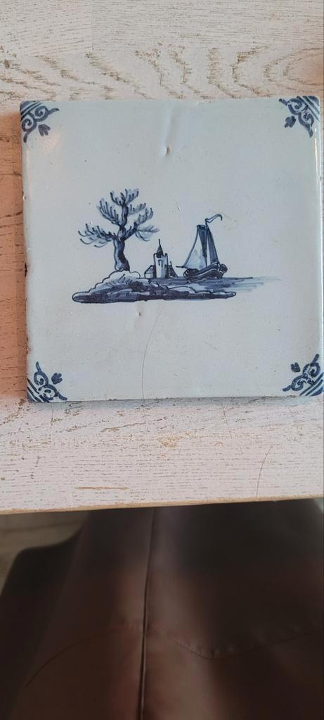 Oude Delfsblauwe Tegel met Zeilschip, Antiek en Kunst, Antiek | Wandborden en Tegels, Ophalen of Verzenden
