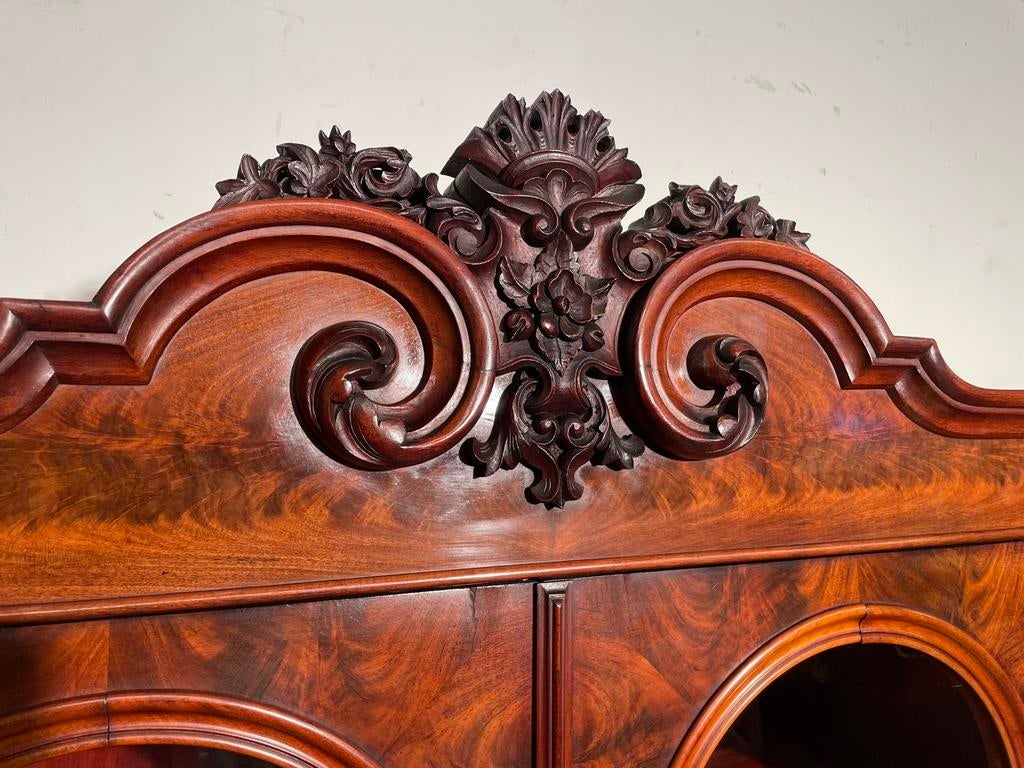 Boekenkast van mahonie 2 deurs, Ophalen