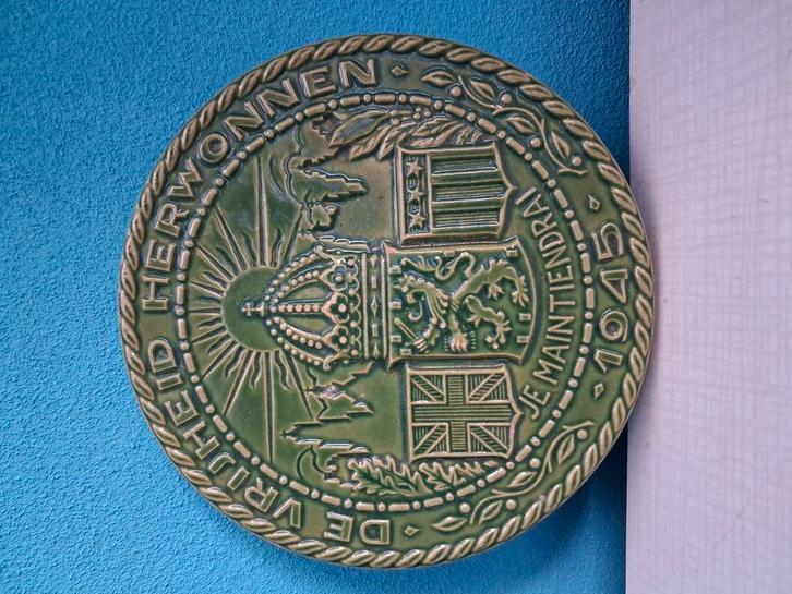 De vrijheid herwonnen herinneringsbord, Antiek en Kunst, Antiek | Keramiek en Aardewerk, Ophalen of Verzenden