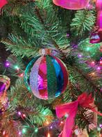 Fred van leer kerstbal ornament multicolor, Diversen, Kerst, Ophalen of Verzenden, Zo goed als nieuw