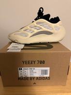 Adidas Yeezy 700 V3 Azael 41 1/3, Kleding | Heren, Schoenen, Ophalen of Verzenden, Yeezy, Zo goed als nieuw, Sneakers of Gympen