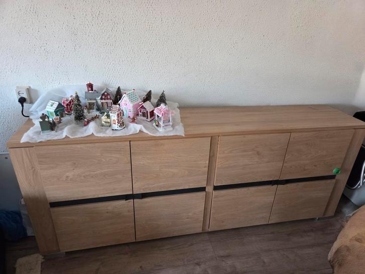 Mooi dressoir en Tv meubel, Huis en Inrichting, Kasten | Dressoirs, Zo goed als nieuw, 200 cm of meer, 50 tot 75 cm, Overige houtsoorten