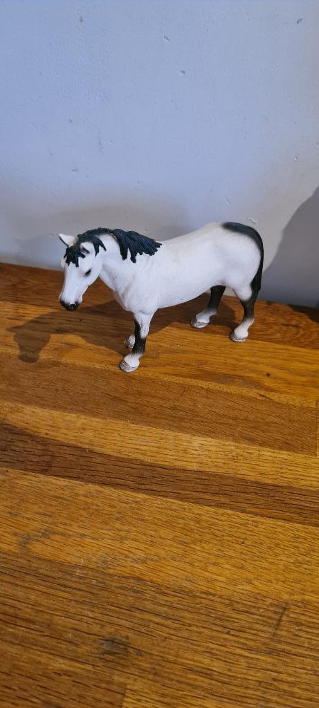 Schleich paard 2 wit met zwart, Verzamelen, Dierenverzamelingen, Zo goed als nieuw, Beeldje of Figuurtje, Paard, Ophalen of Verzenden