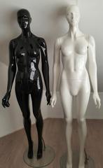 etalage poppen 2 stuks op voetstuk, Ophalen