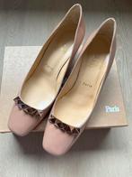 Prachtige pumps van Christian Louboutin, maat 41, kleur nude, Ophalen of Verzenden, Zo goed als nieuw, Beige