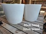 Te koop; 2 witte bloempotten, Rond, Ophalen of Verzenden, Zo goed als nieuw, Aardewerk