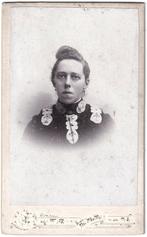 CDV - Portret Vrouw Jurk Kapsel - Foto Henning Middelburg, Gebruikt, Foto, Ophalen of Verzenden, Voor 1940