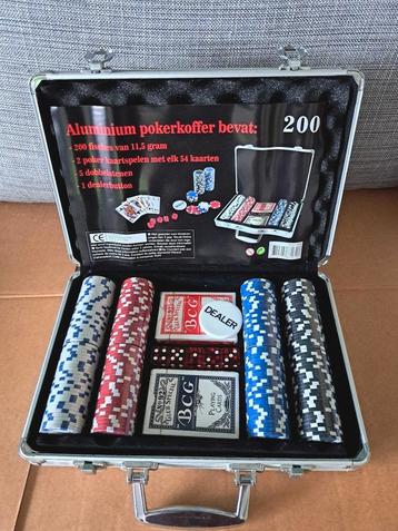 Aluminium pokerkoffer met inhoud, nog in plastic beschikbaar voor biedingen