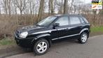 Hyundai Tucson 2.0i Dynamic, Gebruikt, 4 cilinders, Metallic lak, Zwart