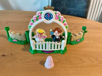 Little People : Prieeeltje  / met bruidspaar beschikbaar voor biedingen