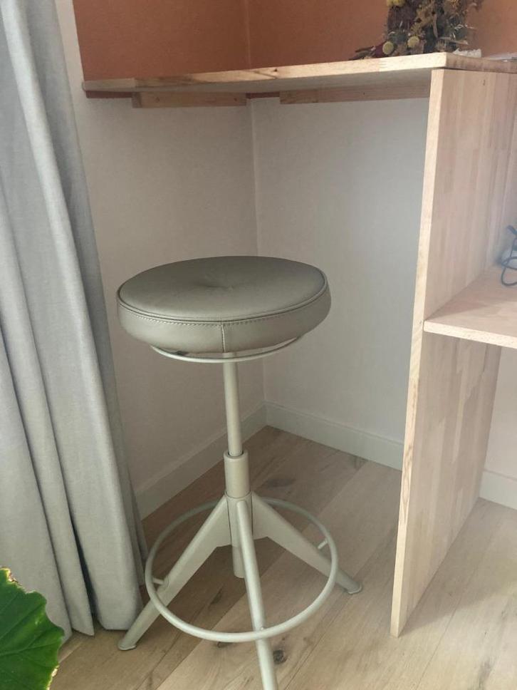 zit-sta kruk trollberget *NIEUW*, Huis en Inrichting, Bureaustoelen, Nieuw, Bureaukruk, Beige, Ergonomisch, Ophalen
