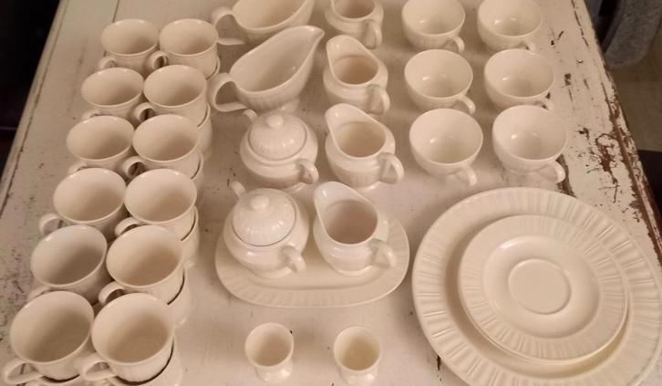 Queen's Garden Servies Delen, Huis en Inrichting, Keuken | Servies, Nieuw, Compleet servies, Wedgwood, Aardewerk, Ophalen of Verzenden