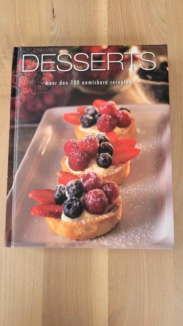 Desserts. Receptenboek beschikbaar voor biedingen