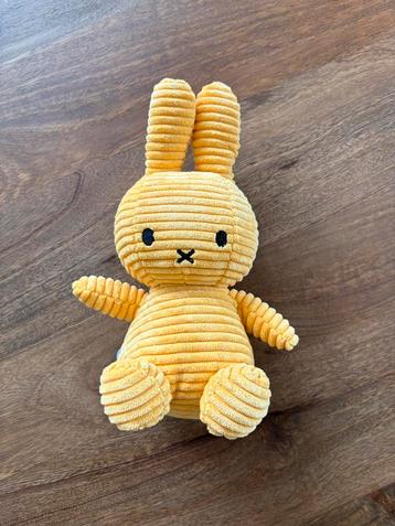 Gele Nijntje Knuffel beschikbaar voor biedingen