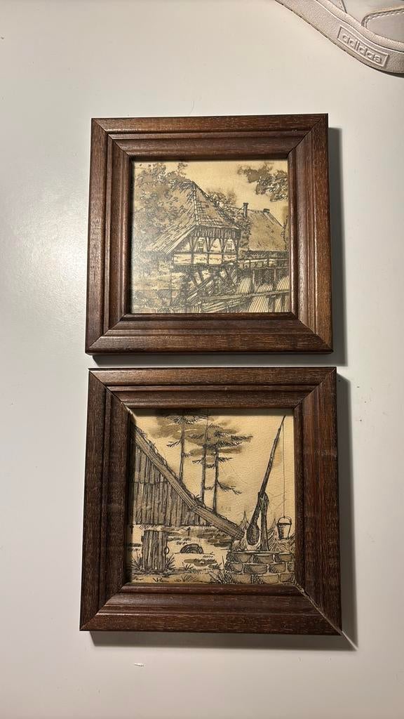 Twee twentse aquarellen in bruine houten lijst, 17 bij 17 cm, Ophalen