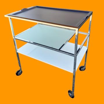 Italiaans design serveertrolley uit de jaren 1980 beschikbaar voor biedingen