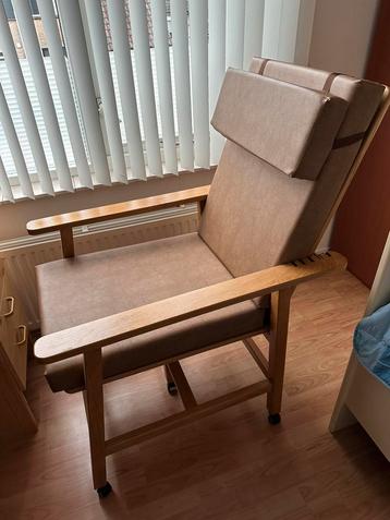 Stoel voor lange mensen beschikbaar voor biedingen