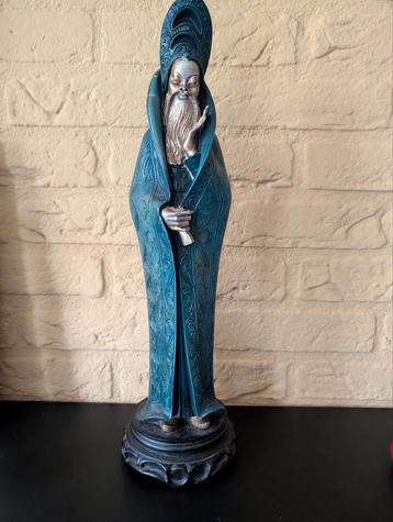 Oosters beeld van een wijze man beschikbaar voor biedingen