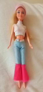 Pop met ski-accessoires, Kinderen en Baby's, Speelgoed | Poppen, Ophalen of Verzenden, Zo goed als nieuw, Babypop