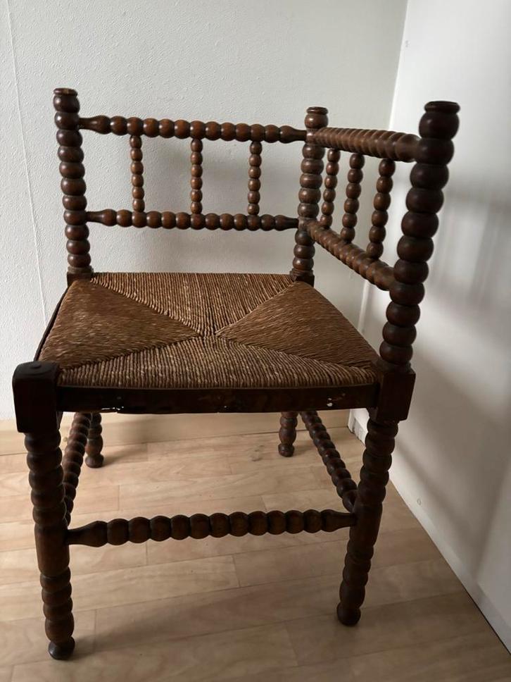 Moet SNEL WEG: Antiek rieten hoekstoeltje, Antiek en Kunst, Antiek | Meubels | Stoelen en Banken, Ophalen
