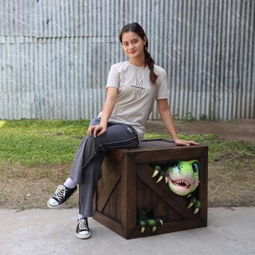 Dinosaurs Table Peek a Boo - Gel Coated Kindertafel beschikbaar voor biedingen