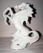 Prachtig groot porseleinen beeld steigerend paard. H 27cm., Antiek en Kunst, Antiek | Porselein, Ophalen of Verzenden