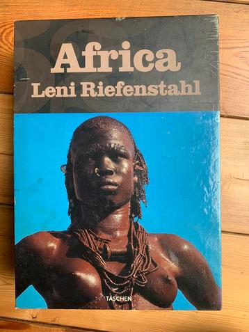 Africa fotoboek van Leni Riefenstahl beschikbaar voor biedingen