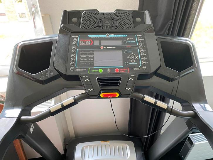 Stille professionele loopband van Schwinn 570T, Sport en Fitness, Loopsport en Atletiek, Zo goed als nieuw, Overige typen, Hardlopen