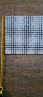 ✨Mozaïek Tegel mat wit parelmoer wit 30cmx30cm 70 stuks, Doe-het-zelf en Verbouw, Tegels, Ophalen, Zo goed als nieuw, 20 tot 40 cm